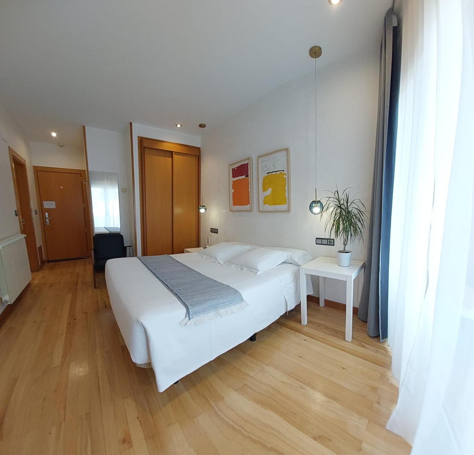 Hotel Nochendi Onís Buitenkant foto