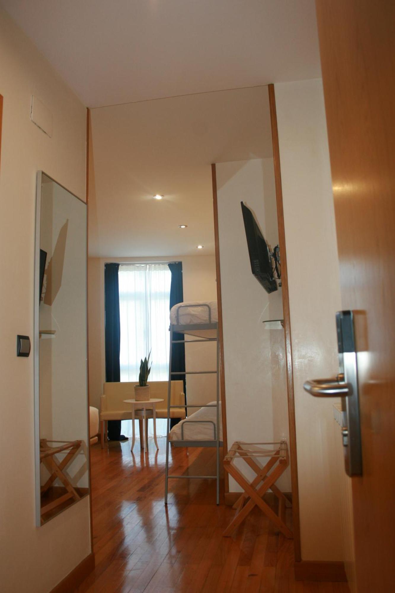 Hotel Nochendi Onís Buitenkant foto