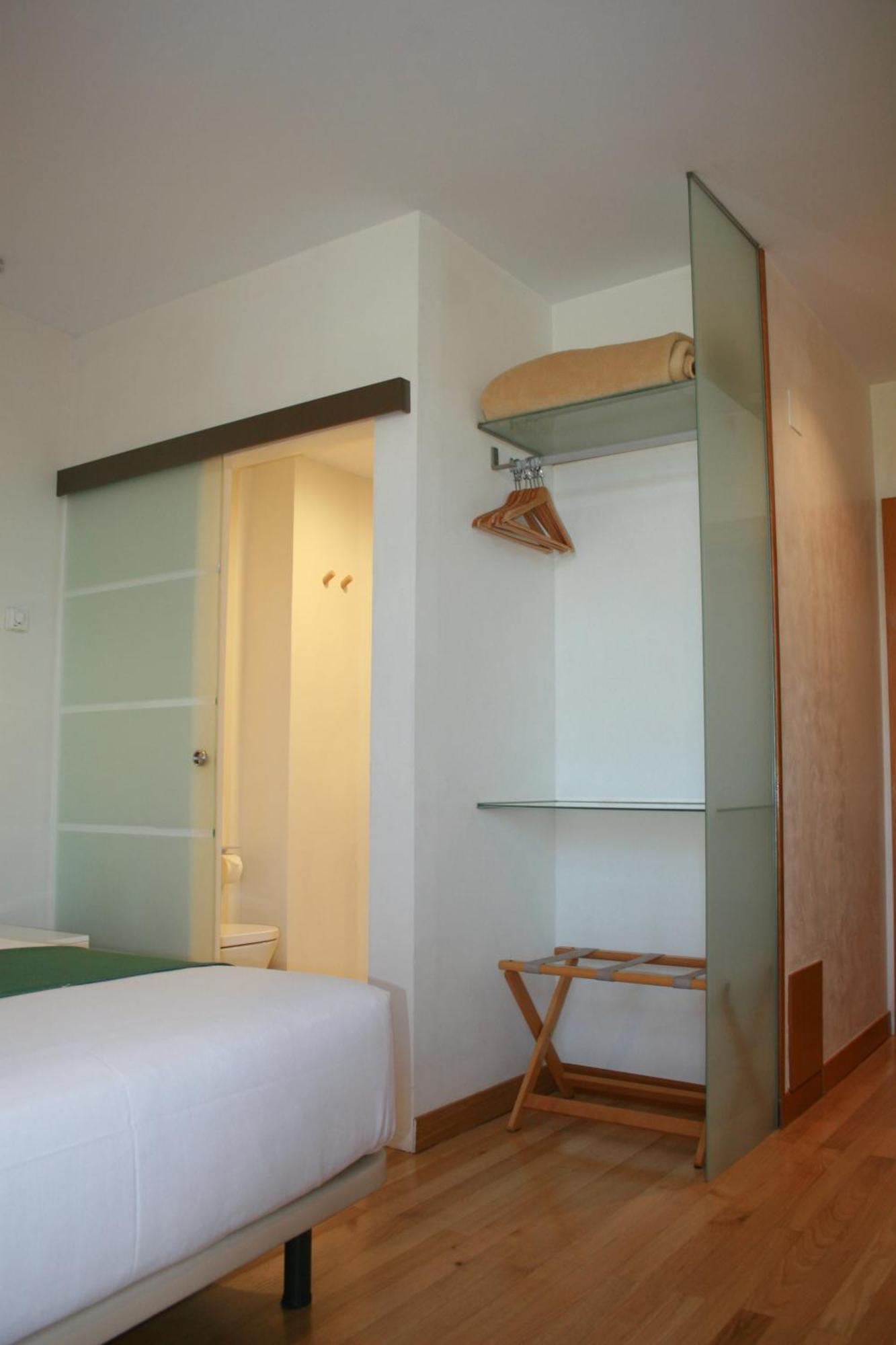 Hotel Nochendi Onís Buitenkant foto