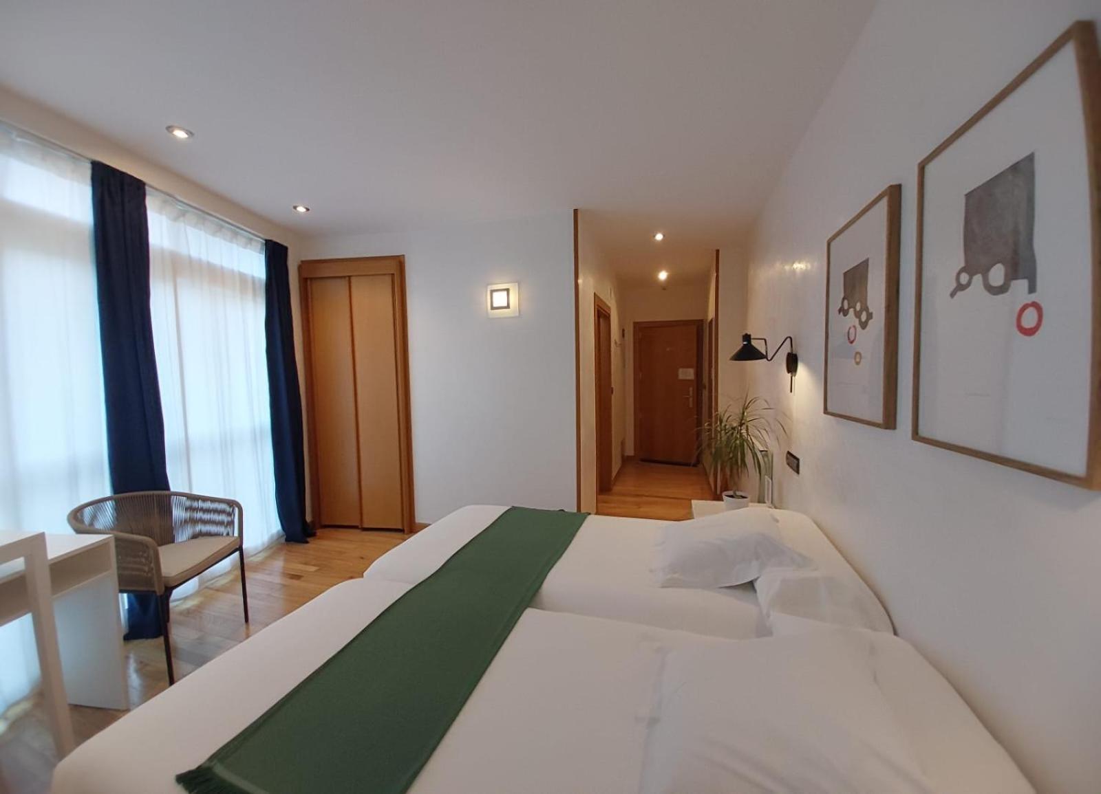 Hotel Nochendi Onís Buitenkant foto