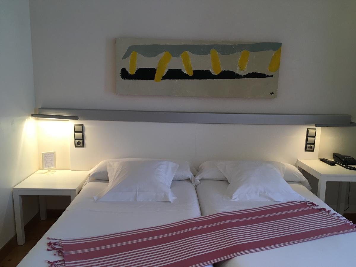 Hotel Nochendi Onís Buitenkant foto