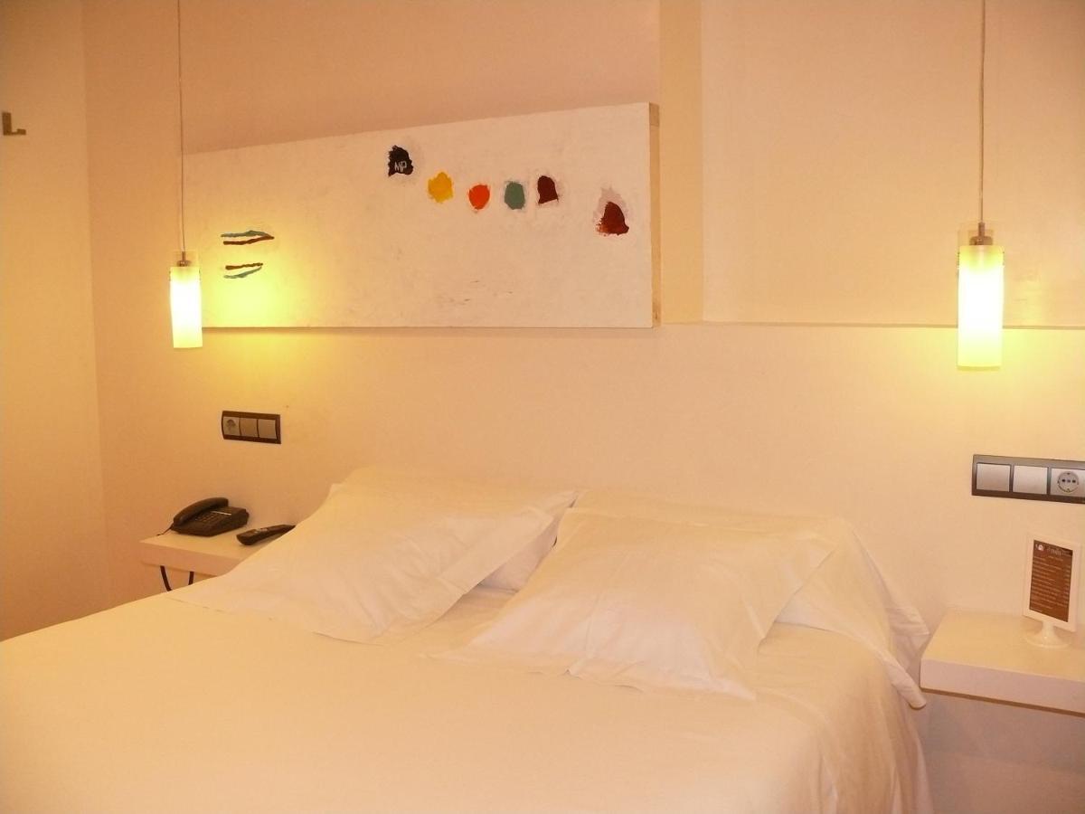 Hotel Nochendi Onís Buitenkant foto